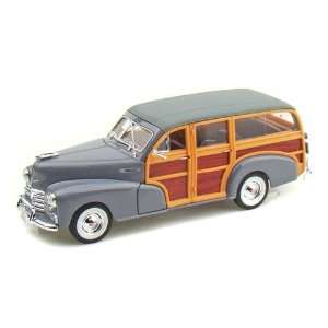  1948 Chevy Fleetmaster Woody 1/27   Gray Toys & Games