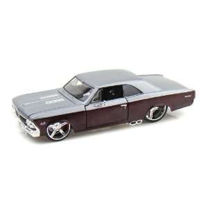  1966 Chevy Chevelle SS 396 1/24 Grey Over Burgundy: Toys 