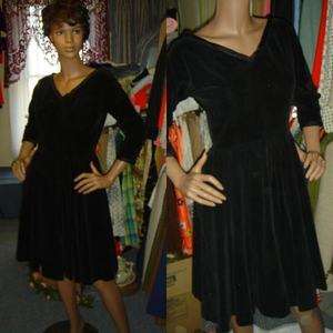 50s 60s vintage clothes BLACK VELVET PARTY DRESS full circle S M 