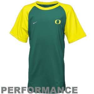  Nike Oregon Ducks Youth Green Raglan Performance Training Shirt 