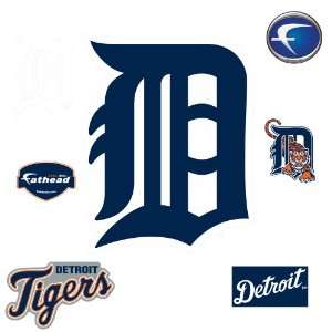    MLB Detroit Tigers Classic Logo Wall Decal: Sports & Outdoors