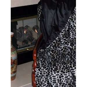 Giraffe with Black Satin  Faux Fur Throw  60 Inches by 