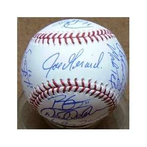  Autographed 2009 New York Yankees Team baseball: Sports 