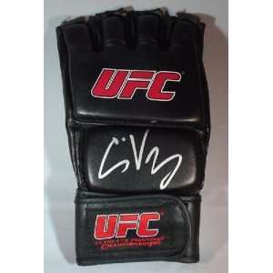 CAIN VELASQUEZ signed *UFC FIGHTING glove PROOF W/COA 2   Autographed 