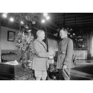  1924 photo Gen. Pershing & Maj. Gen. J.L. Hines, Chief of 