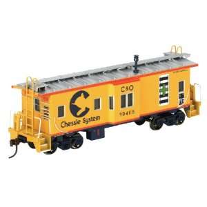    HO RTR Bay Window Caboose, Chessie/C&O #904115 Toys & Games