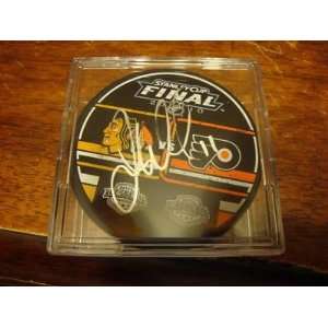  John Madden 2010 Stanley Cup Signed Puck Blackhawks COA   NFL 