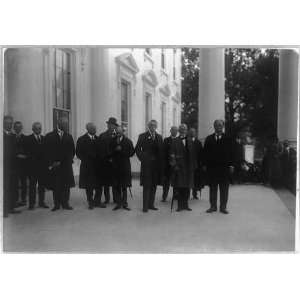    Harding receives Taft with Supreme Court judges