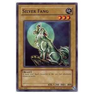   Blue Eyes White Dragon Silver Fang LOB 010 Common [Toy]: Toys & Games