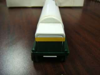 Winross Air Products white 7000 cab tanker in box  