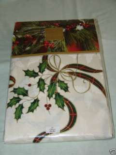 Tablecloth Lenox Holiday Nouveau Ribbon Damask 70 in Rd  