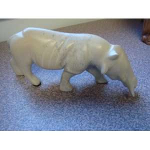  CLAY TYPE OF RHINO WITH HEAD TURNED FIGURE Everything 