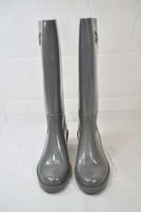These classic Devendra rubber boots from Gucci feature grey rubber 