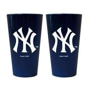   New York Yankees Lusterware Pint Glass   Set Of 2