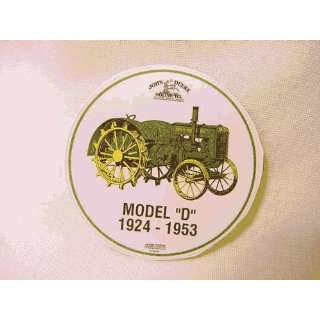    John Deere Metal Sign of Model D Tractor: Patio, Lawn & Garden