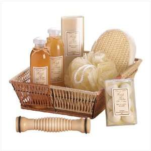   WHITE TEA BATH AND BODY PRODUCTS SPA GIFT BASKET: Kitchen & Dining