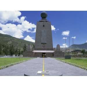  La Mitad del Mundo Monument Quito Ecuador Premium 