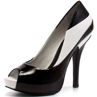 New 2011 Womens BCBG Quintin Black Patent Platform Wedge Sandals 
