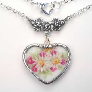 VINTAGE DAISY FLORAL FLOWER HEART CHARM PENDANT NECKLACE BROKEN CHINA 